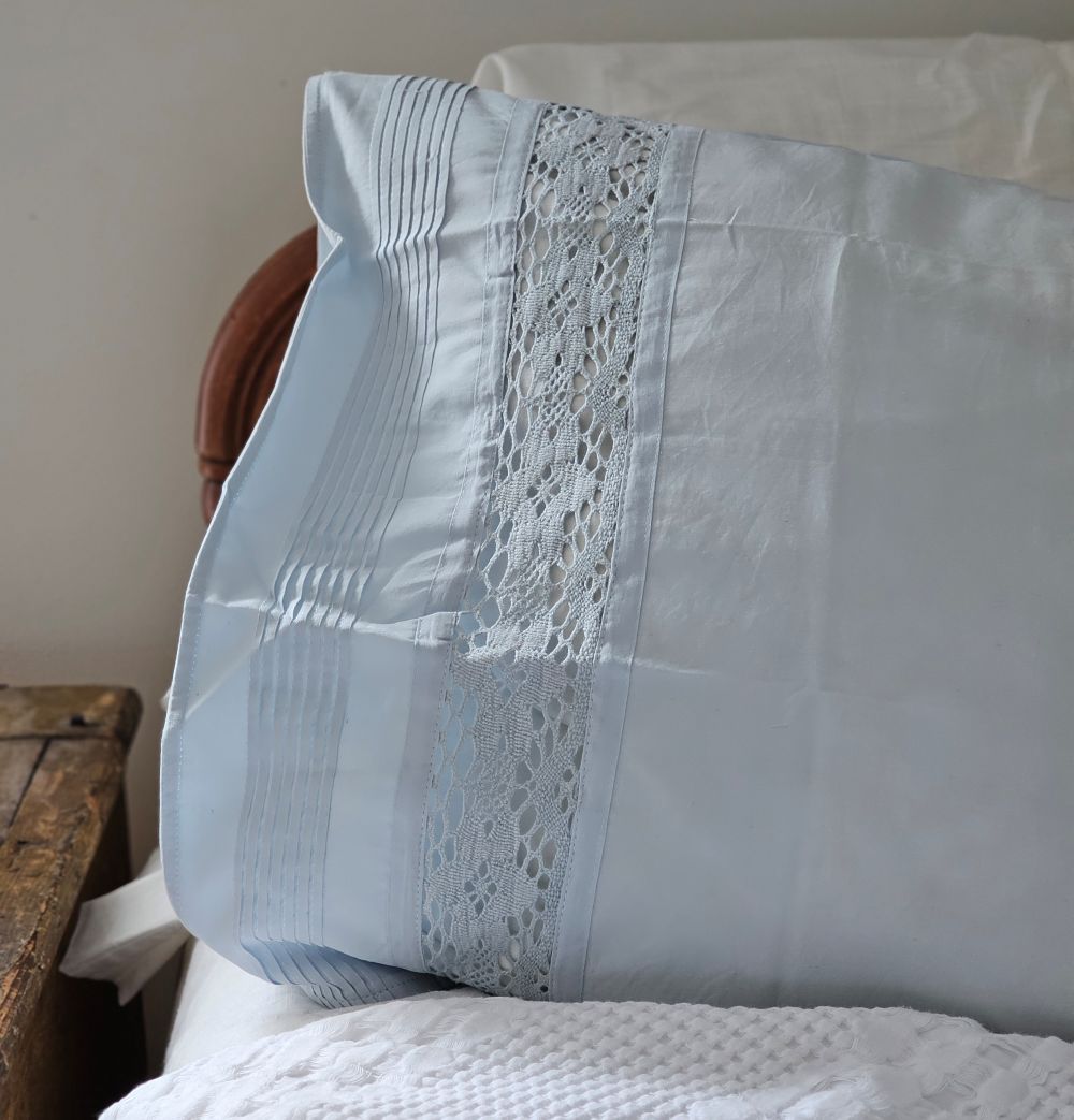 Vintage Style Crochet Lace and Pleated Edge Pillowcase Set